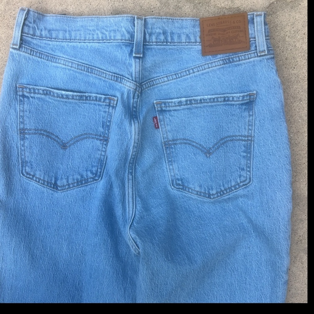 Levi's Women's High Rise 70's Flare Light Wash Jeans Size 29 - Picture 5 of 9